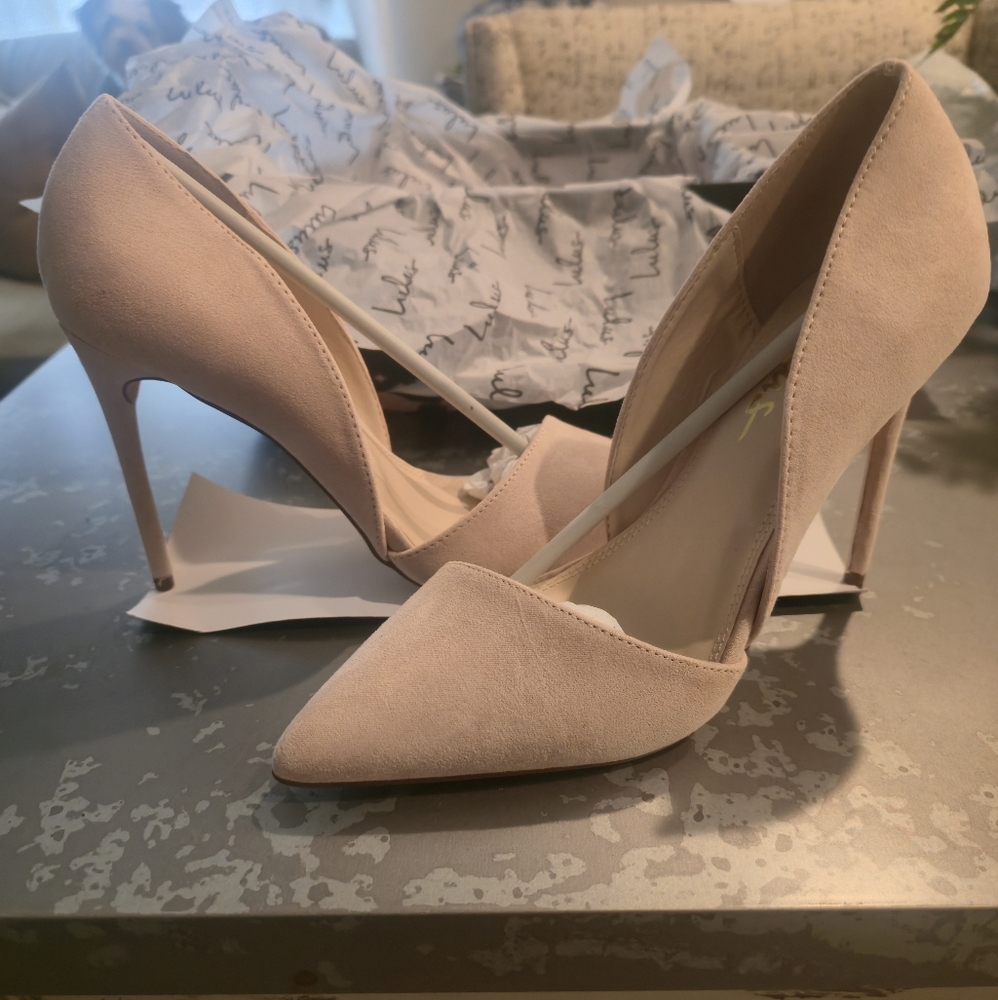 Lulu's Nude Dorsey Pumps